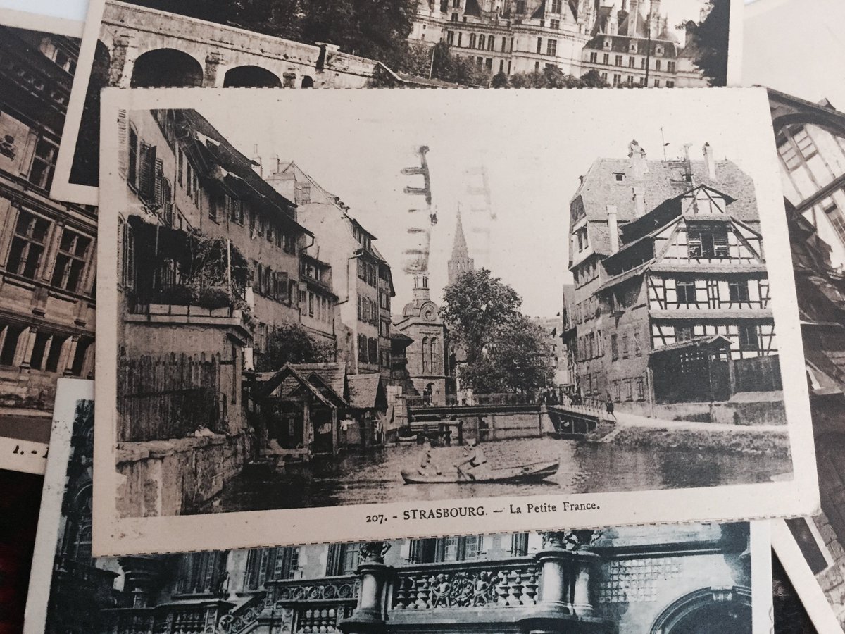Il n'est pour l'heure qu'un ami de la famille, en 1935 des cartes de Fécamp, Chambord, Rouen, Blois, Strasbourg https://t.co/Lbk4Ifb6e6